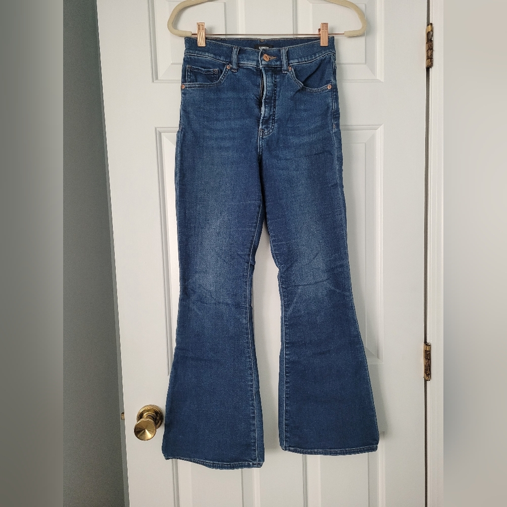 Classic Blue Flare Leg Jeans with High Waist Never Worn
